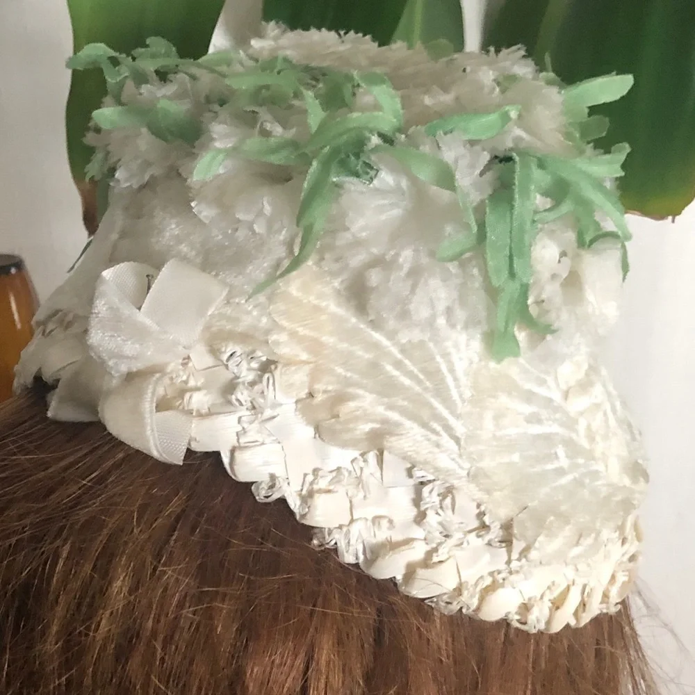 Vintage White Flower Hat by CINDERELLA - Picture 3 of 10